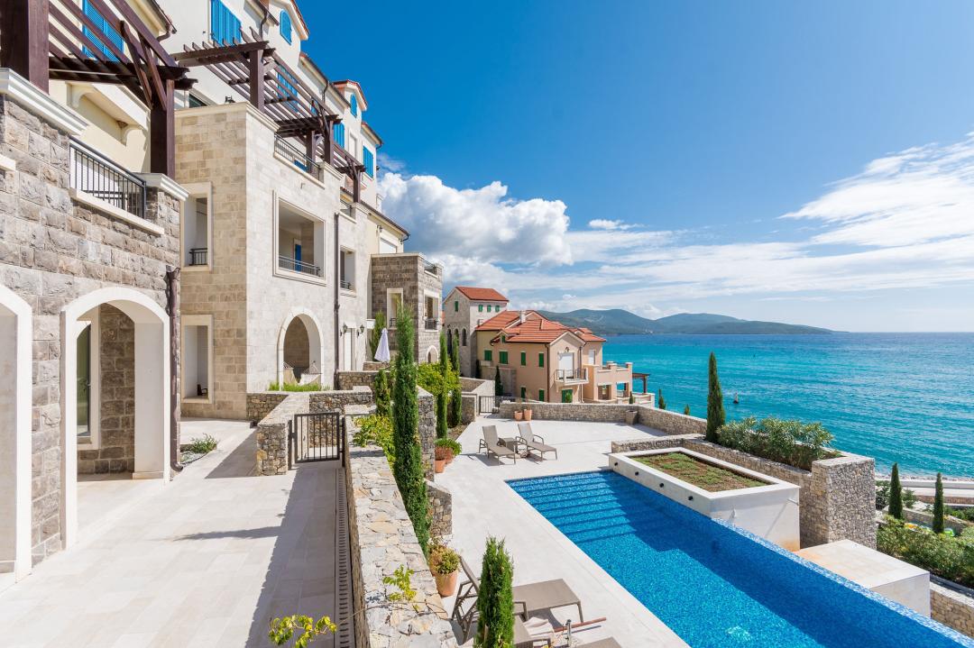 <p>The project is a new town on the Adriatic that over 400 families from over 40 countries now call home. Investors and buyers in this community become not just neighbours, but friends and even business partners shaping the identity of this attractive seaside destination.</p><p>Today, The project is at approximately ten percent of the full development plan. On completion, The project will constitute a thriving community of more than 6,000 residents, with more than 3,000 apartments, and over 300 luxury villas with sea views and six more hotels. The development has been thoughtfully planed, so that neighbourhoods only cover 10% of the land’s footprint, with minimal intrusion to the environment and with large areas preserved as green spaces that feature native plant life. The 4,9 km ‘Lungo Mare’ coastal path will connect the town with the glorious coastline, bays and beaches. The elegant marina will expand to 100+ berths, with fuel bunkering. Residents can savour the Mediterranean lifestyle, with swimming pools, sports courts, hiking and golf, or visit local produce markets and relaxing public and green spaces. This seaside city is designed for a well-balanced lifestyle, with the best of all worlds.</p><p>Paymen Plans;</p><p>15% on Sales & Purchase Agreement signing, 85% in 12 equal quarterly installments, interest-free.</p><p>&nbsp;</p>