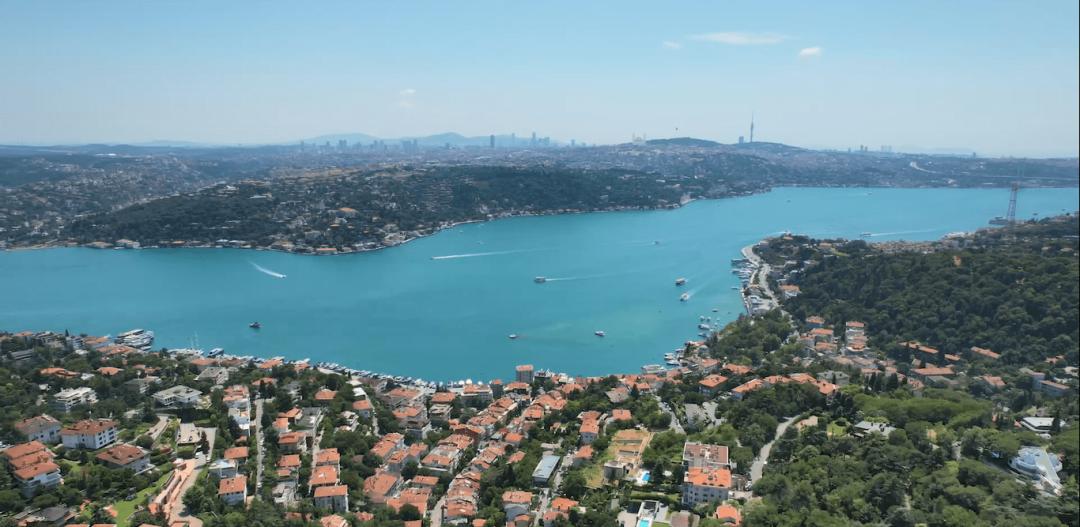 <p>✅Located in Bebek, Besiktas one of the most elite location of Istanbul<br>✅Bosphorous View<br>✅In 610 m2 land<br>✅ Main building is 500 m2<br>&nbsp; &nbsp; &nbsp;-Basement floor: parking + maid house<br>&nbsp; &nbsp; &nbsp;-Ground floor: kitchen + room + bathroom<br>&nbsp; &nbsp; &nbsp;-1st floor : 2 rooms + Bathroom + Balcony<br>&nbsp; &nbsp; &nbsp;- 2nd floor : Living room + Bar + fireplace + Balcony<br>&nbsp; &nbsp; &nbsp;- Roof : Hobby Room<br>✅ Resting house can be reached by elevator:&nbsp;<br>&nbsp; &nbsp; &nbsp; - 3 bedrooms 150 m2 &nbsp;dublex resting house<br>&nbsp; &nbsp; &nbsp; - Pool + garden + open jacuzzi</p>