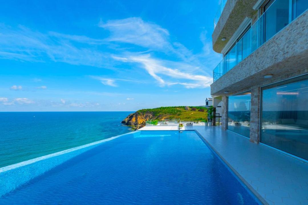<p>Indulge in seaside luxury at this 10-room, 6-bathroom villa in Şile, Istanbul. With 840 square meters of elegance, it offers panoramic sea views from every corner. Modern design meets timeless charm, creating a sanctuary where each room is a celebration of sophistication. This is more than a home; it's a coastal haven where luxury and tranquility converge. Embrace a life where the sea breeze is your constant companion. Welcome to the epitome of seaside living.</p><p>&nbsp;</p><p>&nbsp;</p><p><br>&nbsp;</p>