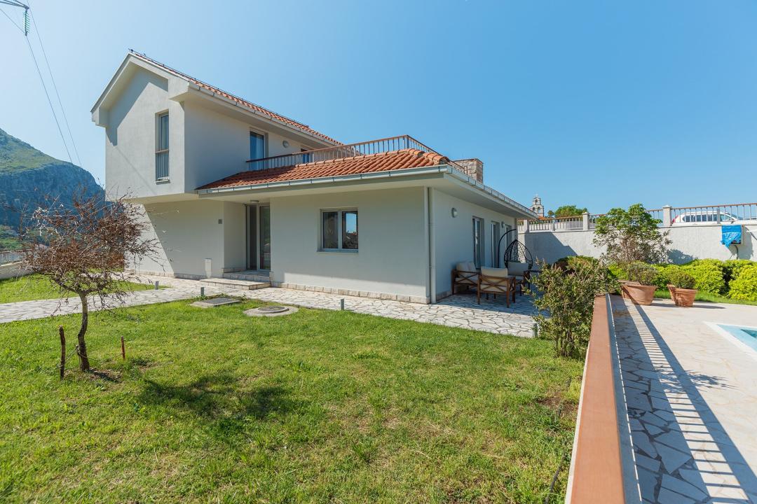 <p>The villas are designed in a traditional autochthonous style, with contemporary technological solutions and combined with stone and wood contrasts and large open, spaces filled with natural light connecting interior and exterior into one comfortable and natural living space.</p><p>The village is a residential complex of 36 exclusive villas with an impressive panoramic view of the sea, the island of St.Stefan, the towns of Budva, Becici and other picturesque areas of the Montenegrin coast.<br>The entire complex is secured and gated, along with the main parking lot and access roads. Each villa is an independent unit with its own landscaped<br>garden.&nbsp;</p>